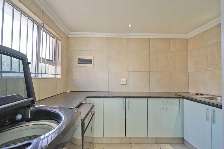 8 Bedroom Property for Sale in Winterstrand Eastern Cape